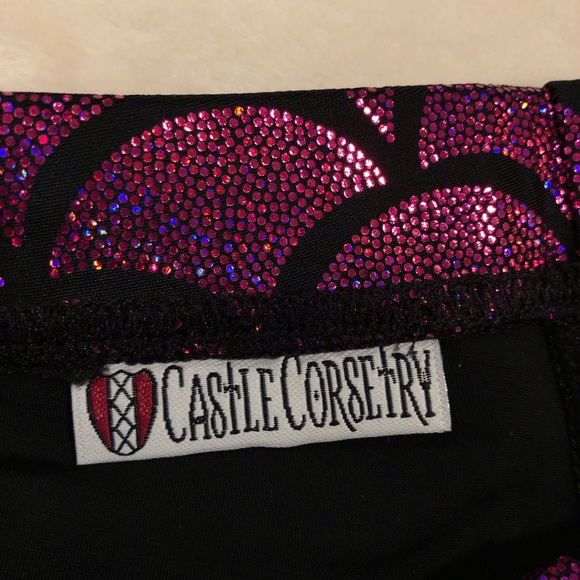 Magenta mermaid scale leggings - Picture 8 of 9